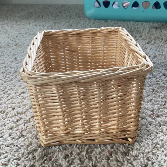 Storage bin - Picture 2 of 3